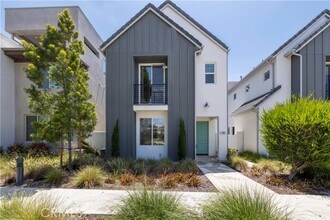 Building Photo - 136 Modjeska