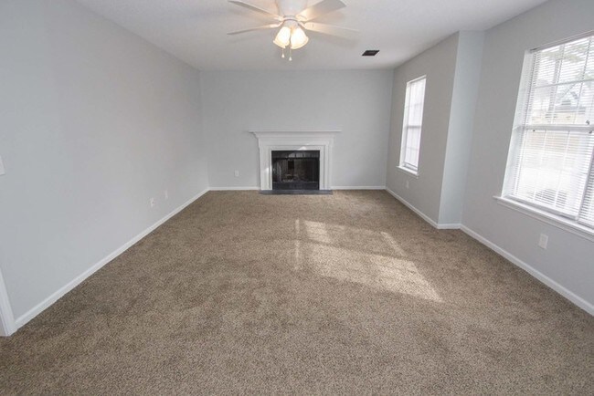 Building Photo - 204 Shropshire Dr