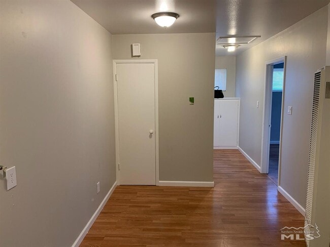 Building Photo - 845 Belli Dr