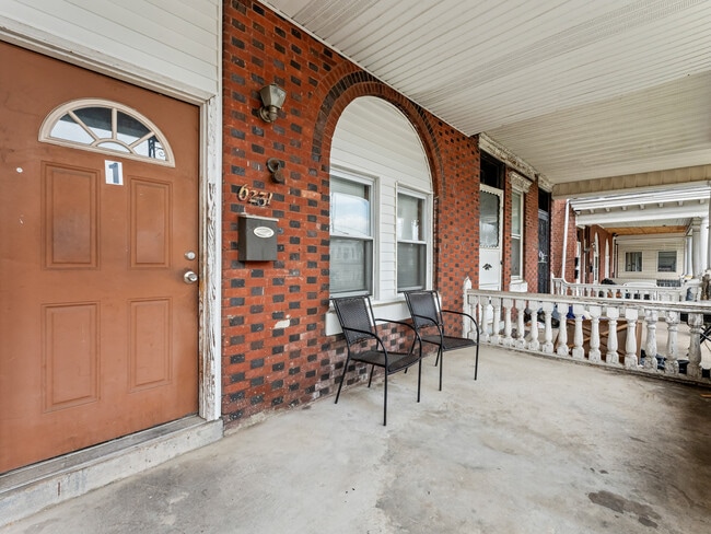 Building Photo - 6231 W Jefferson St
