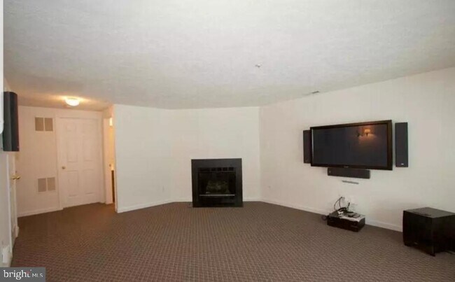 Building Photo - 2058 Brandy Dr