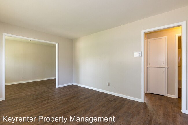 Foto del edificio - 3 br, 1 bath House - 23 E 49th Pl N