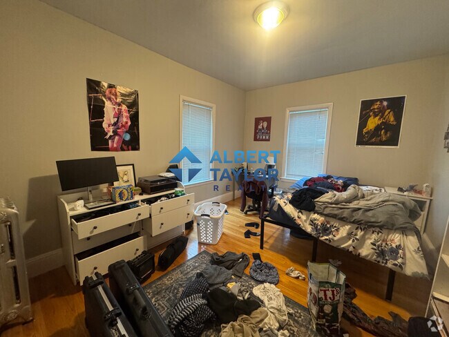 Building Photo - 23 Tufts St