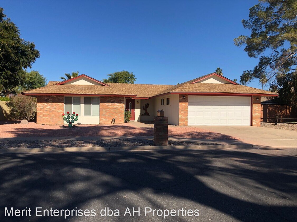 Primary Photo - 3 br, 2 bath House - 1660 W NATAL AVE