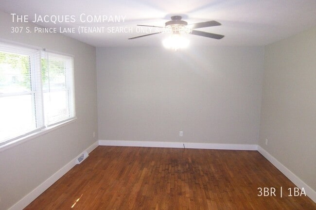Building Photo - Very Clean Up to Date 3 Bedroom 1 Bath Hom...