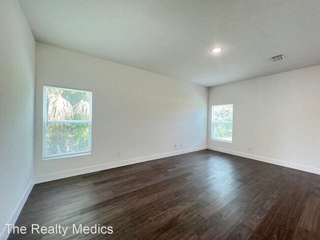 Building Photo - 4 br, 2 bath House - 3227 Halsey Ave SE
