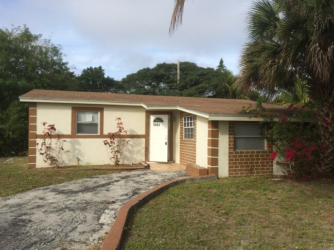 Foto del edificio - 5351 NE 10th Ave