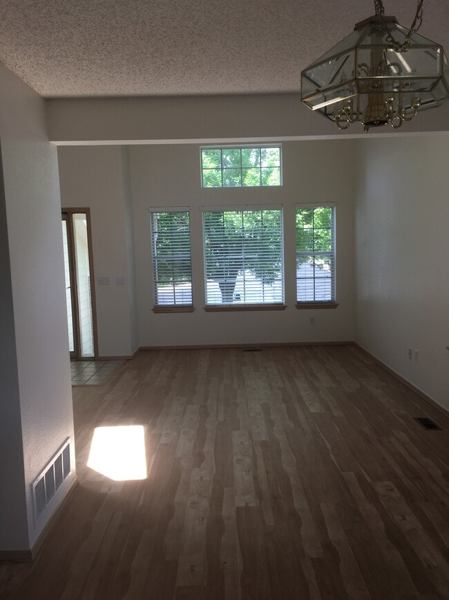 Plentiful Light - 10710 Kimball St