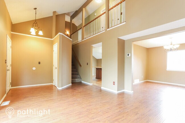 Foto del edificio - 920 Royal Crown Ln, Colorado Springs, CO, ...