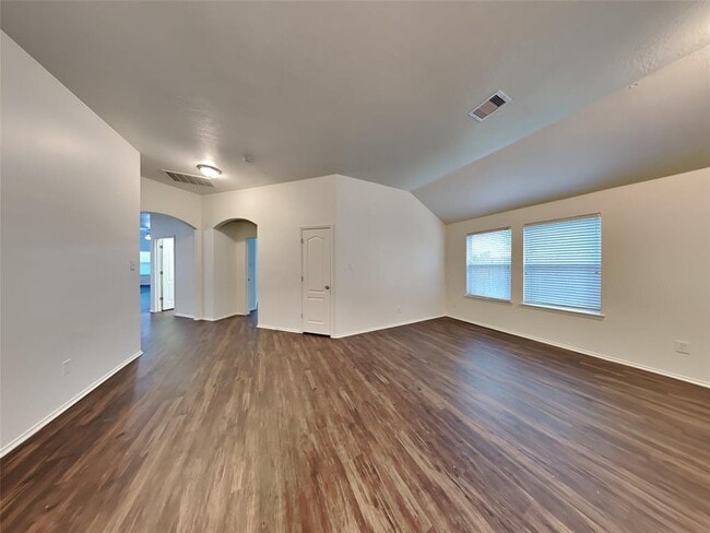 Building Photo - 7702 Summer Dale Dr
