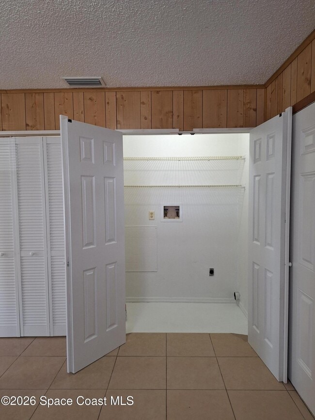 Building Photo - 246 Jepson St