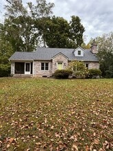 Building Photo - 619 White Oak Dr