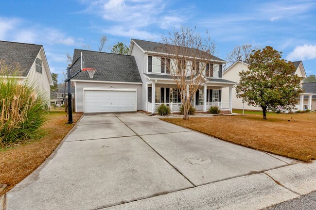 Building Photo - Immaculate Goose Creek Home!