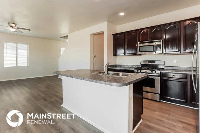 Foto del edificio - 1027 E Madera Grove Ln