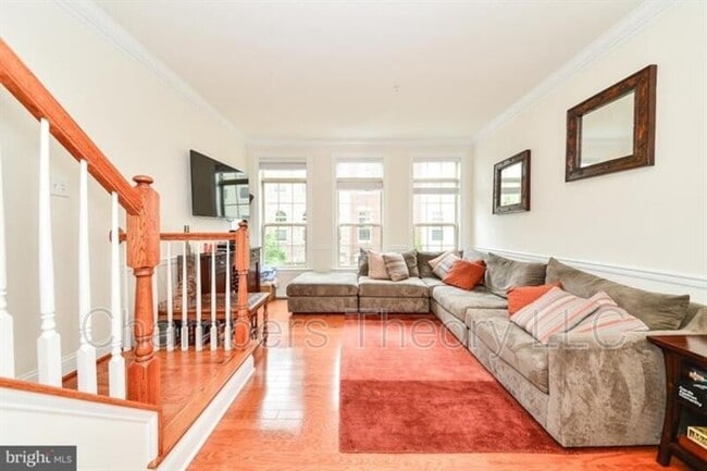 Building Photo - 402 N Thomas St