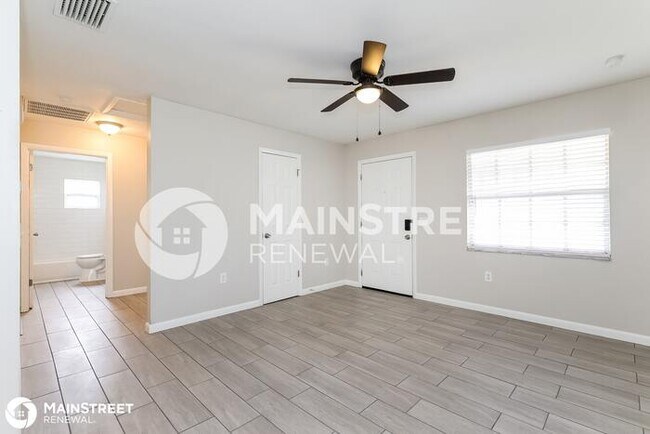 Foto del edificio - 704 Hatfield Rd