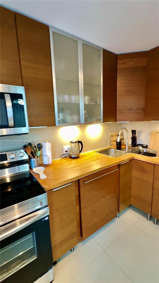 Building Photo - 2651 S Course Dr