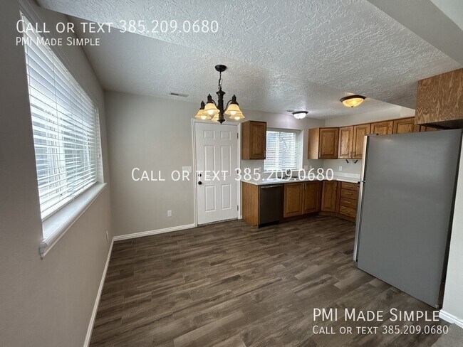 Building Photo - 1791 W Garden Dr