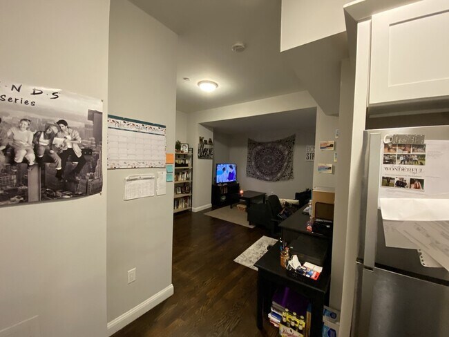 Foto del edificio - 30 Merrymount Ave