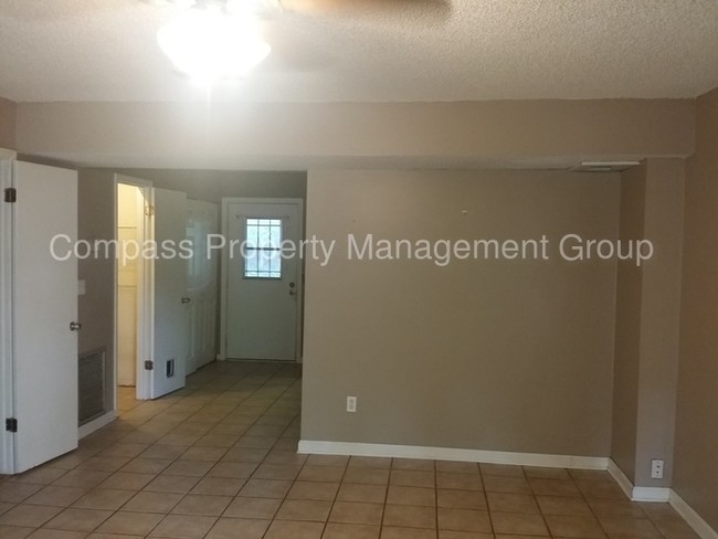 Foto del edificio - 638 Bowers Ct