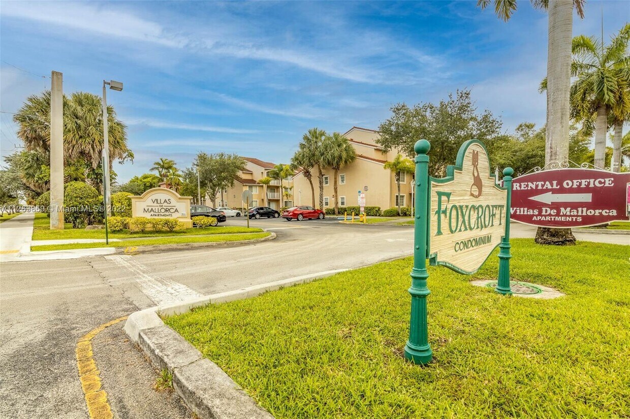Foto principal - 3490 Foxcroft Rd
