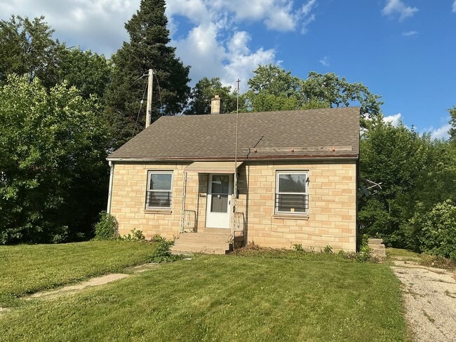 Building Photo - 2 Bedroom Single family home