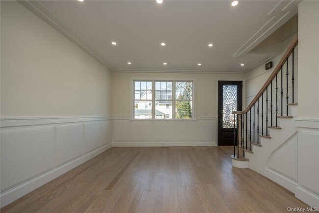 Building Photo - 7 Victoria Ln