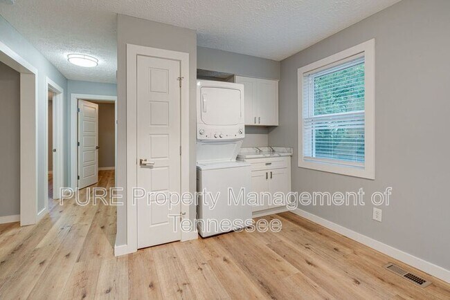 Foto del edificio - 620 Maplewood Ln