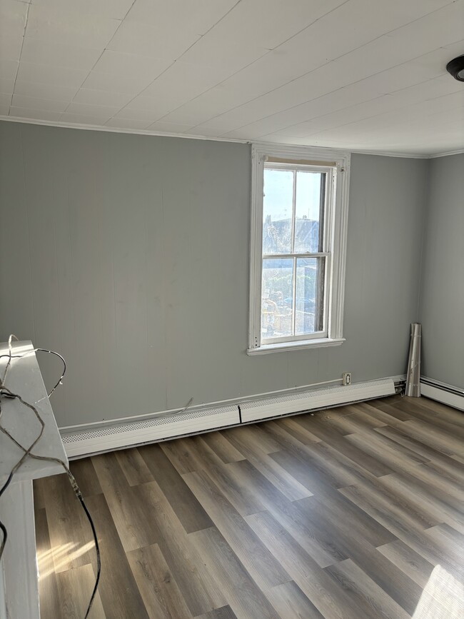 Foto del edificio - 652 Maple St