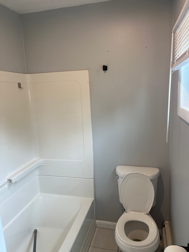 Bathroom - 18 Eli St