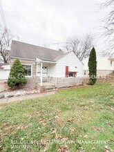 Building Photo - 106 Selden Ave