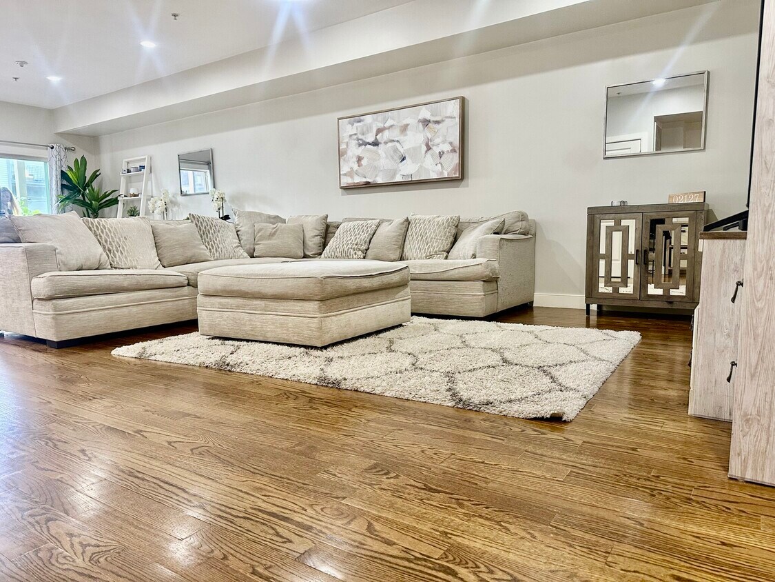 Foto principal - 772 E 3rd St