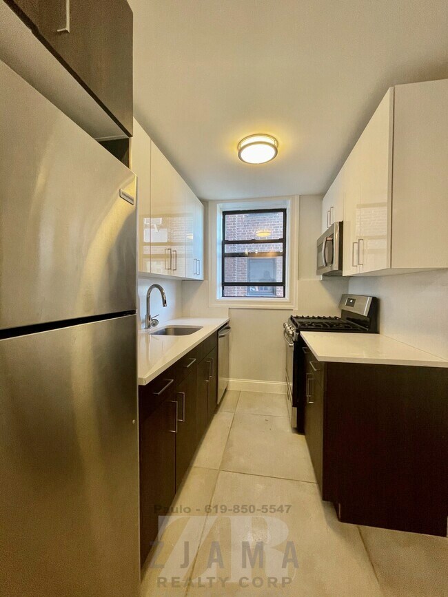 Foto del edificio - 130 E 18th St