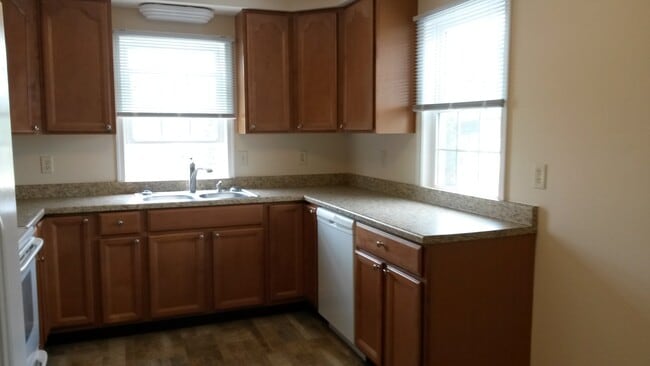 Building Photo - 202 Kidwell Ave