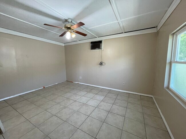 Sala de estar - 6722 Fern Circle