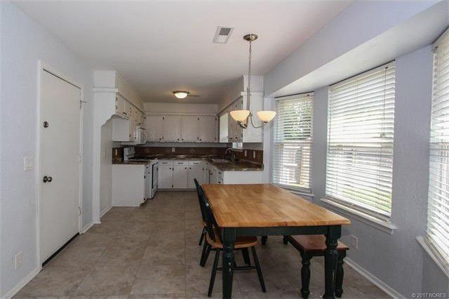 Foto del edificio - Updated 3 Bed 1 Bath House