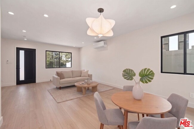 Building Photo - 5843 Whitworth Dr
