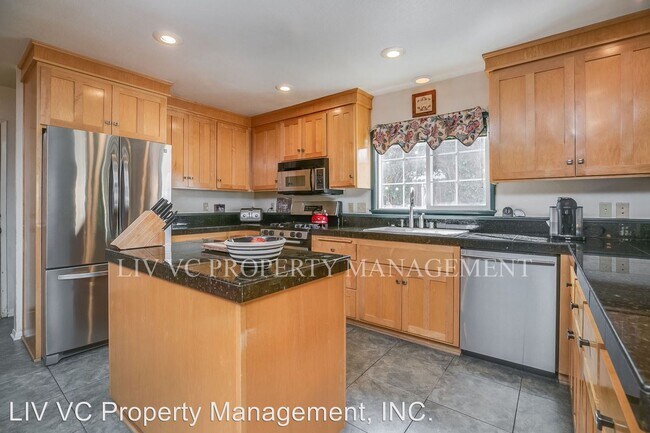 Building Photo - 3 br, 2 bath House - 127 Wormwood Street
