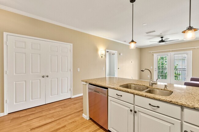 Foto del edificio - 3 BR 3 BTH Condo