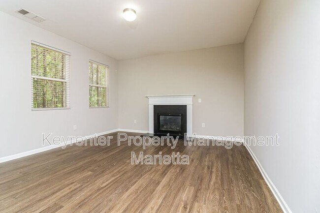 Foto del edificio - 187 Laurelcrest Ln