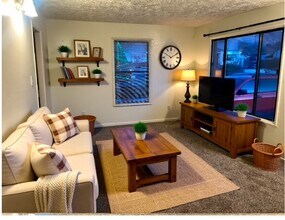 Building Photo - 1101 E 420 S St