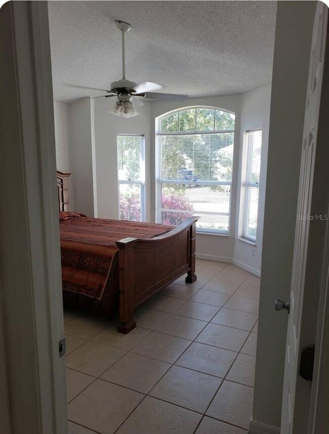 Building Photo - 2406 River Ridge Dr