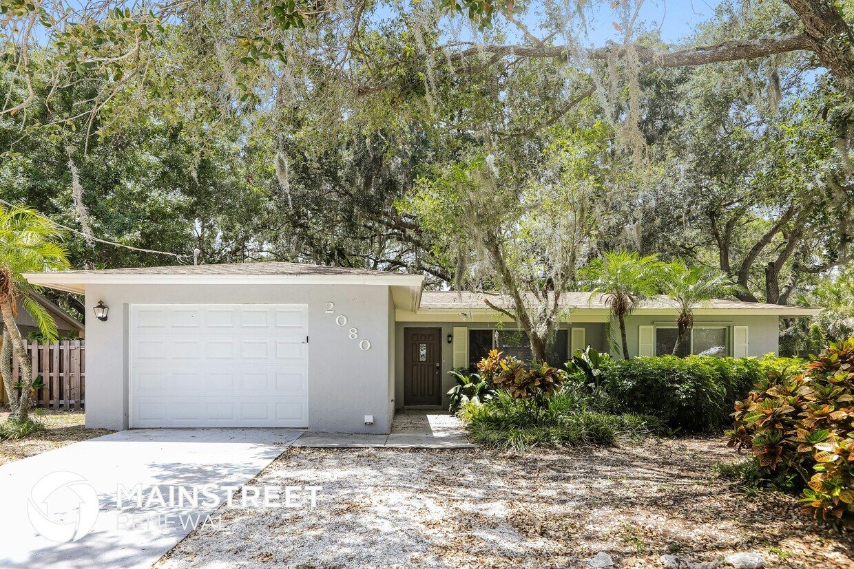 Foto principal - 2080 Java Plum Ave