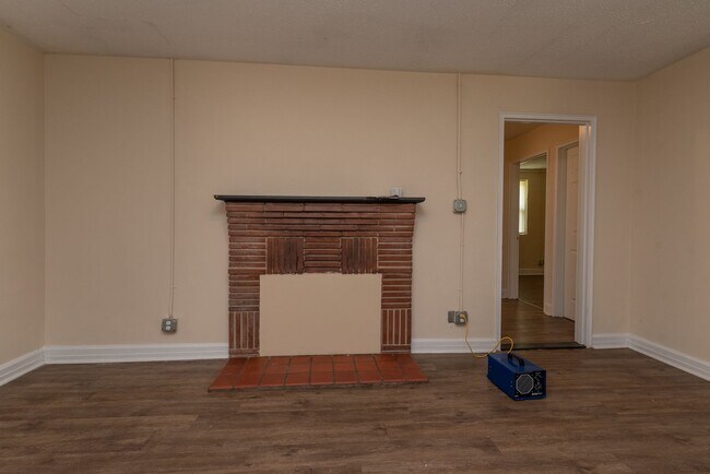 Foto del edificio - $950 - 3 bed/1 bath single-family home for rent, all electric! - Section 8 welcome!