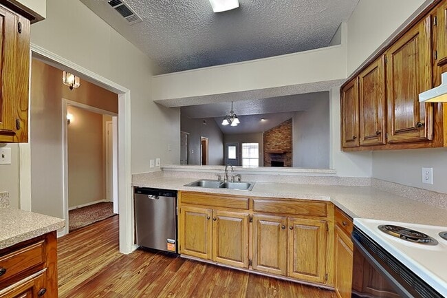 Building Photo - 6324 Alissa Dr