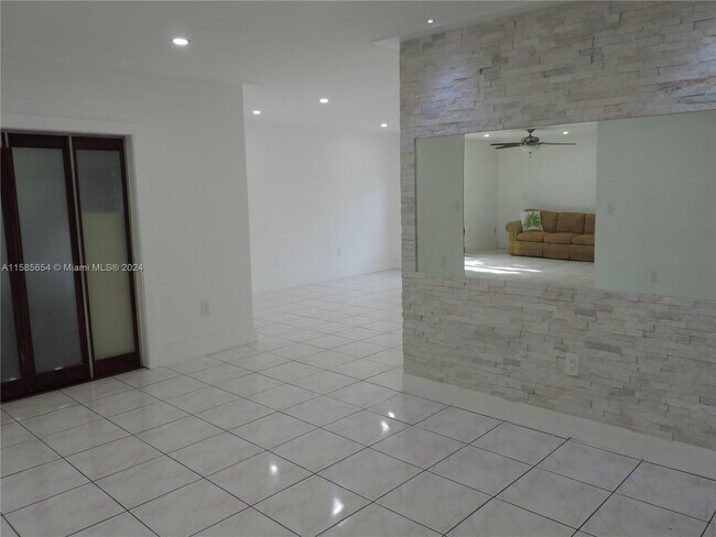 Foto del edificio - 6230 SW 38th St