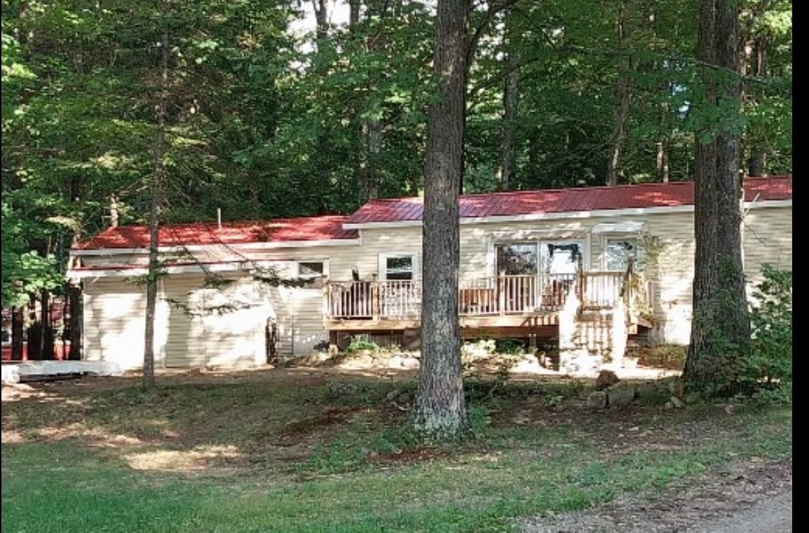 Primary Photo - 5 Canoe Ln