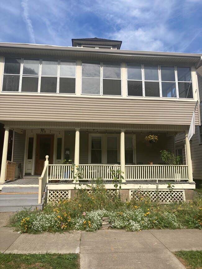 Building Photo - 159 Rosedale St