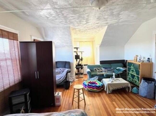 Foto del edificio - 256 Corey Rd