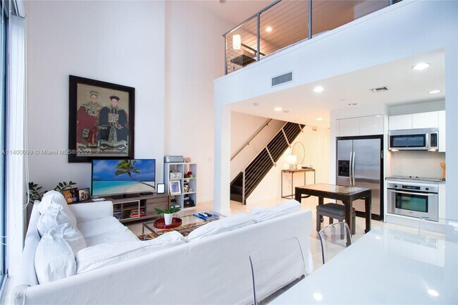 Building Photo - 1050 Brickell Ave